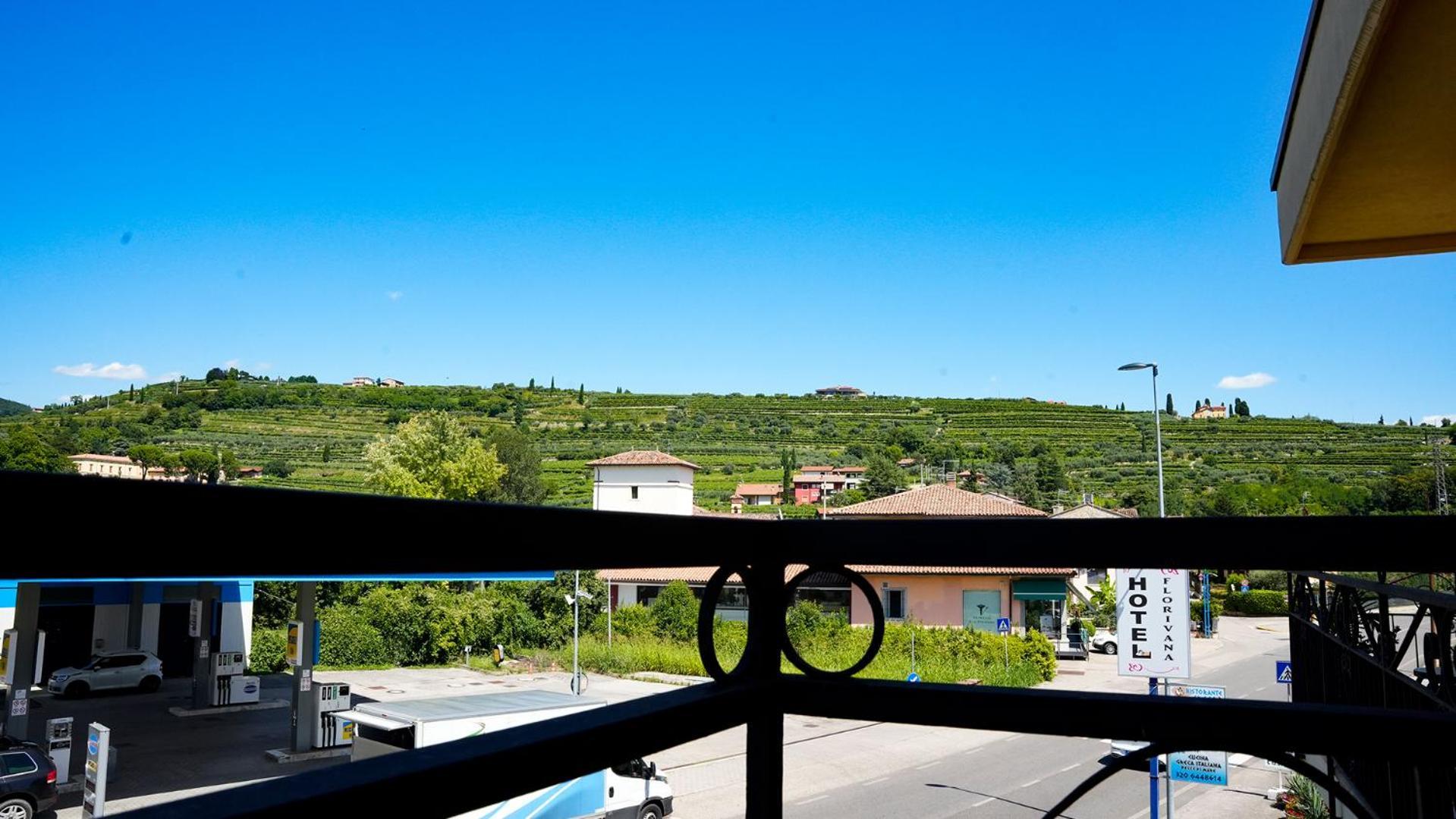 Florivana Boutique Hotel Ristorante San Pietro in Cariano Εξωτερικό φωτογραφία
